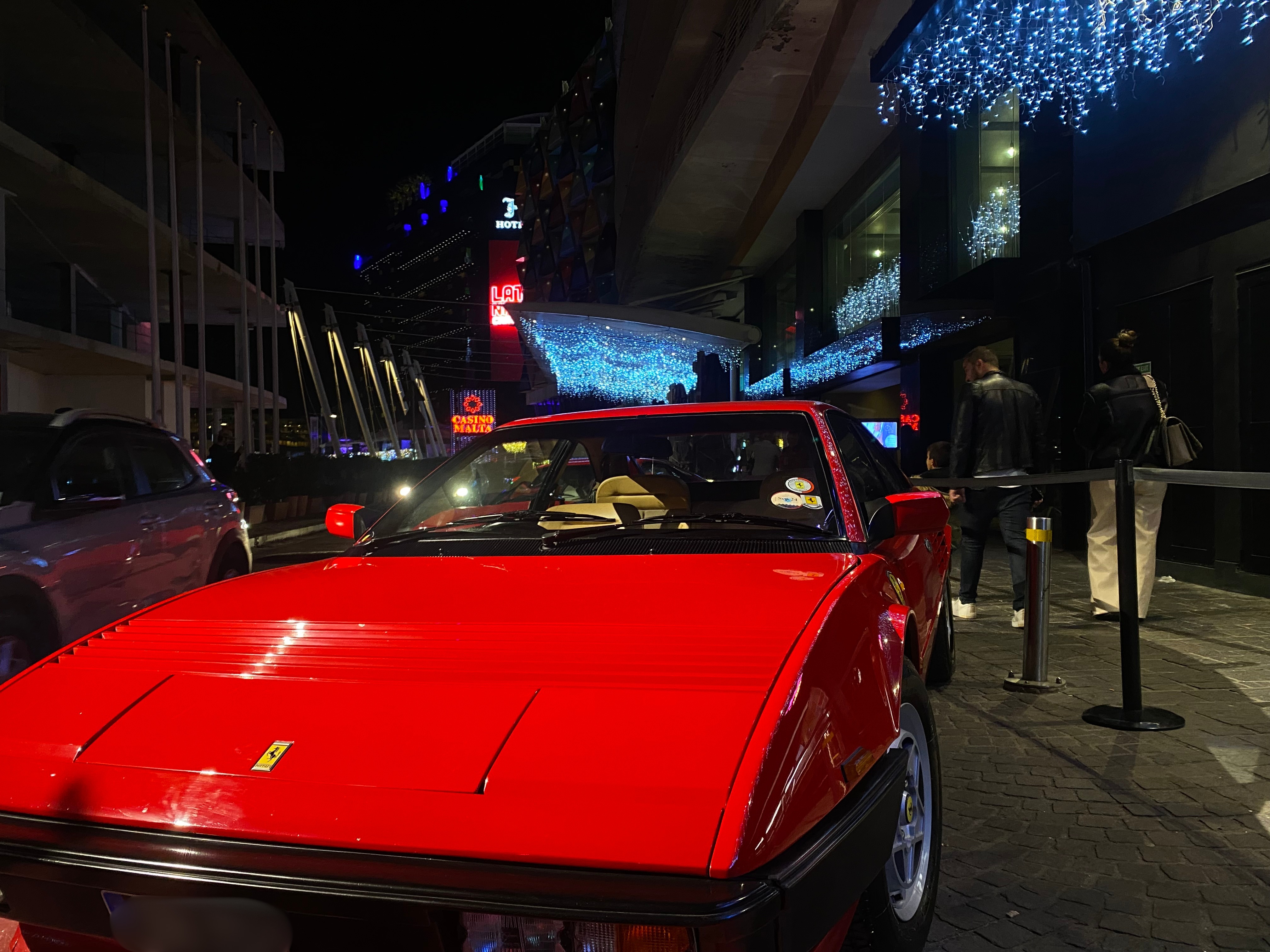 Ferrari Mondial — Night