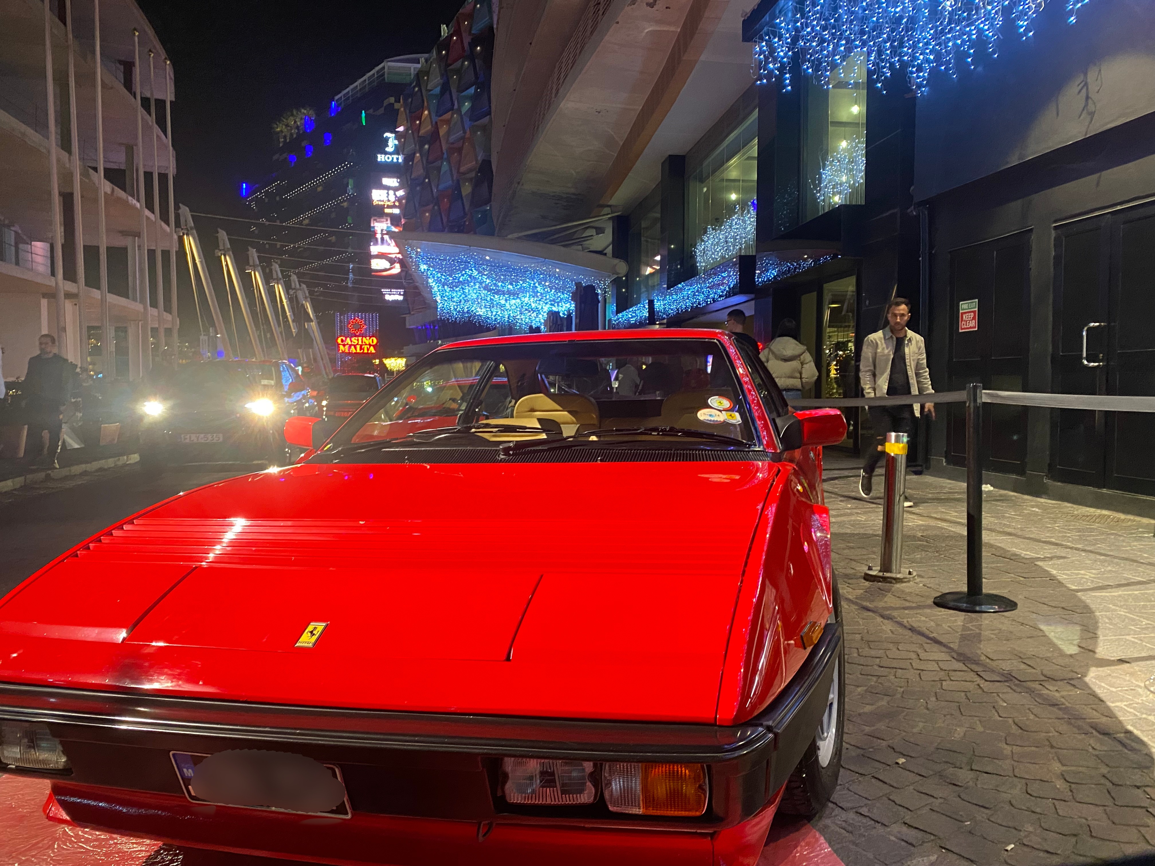 Ferrari Mondial — Night